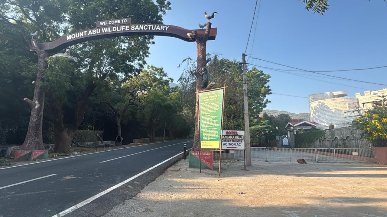 Hotel Banjara Hills Ābu Road Esterno foto