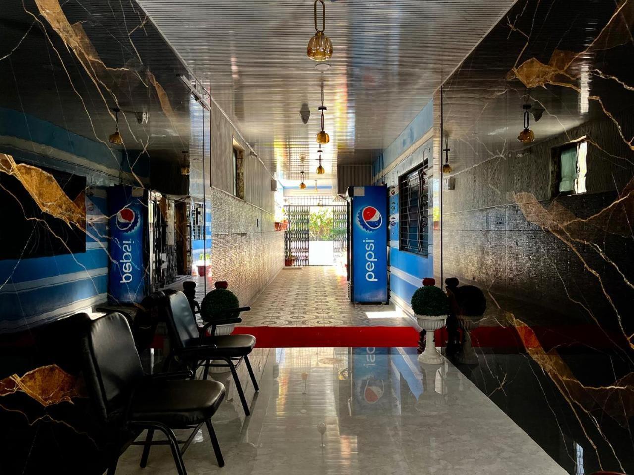 Hotel Banjara Hills Ābu Road Esterno foto